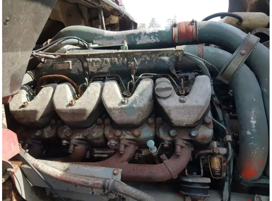 Scania T142-V8 142E 6x4 torpedo Manual Steel